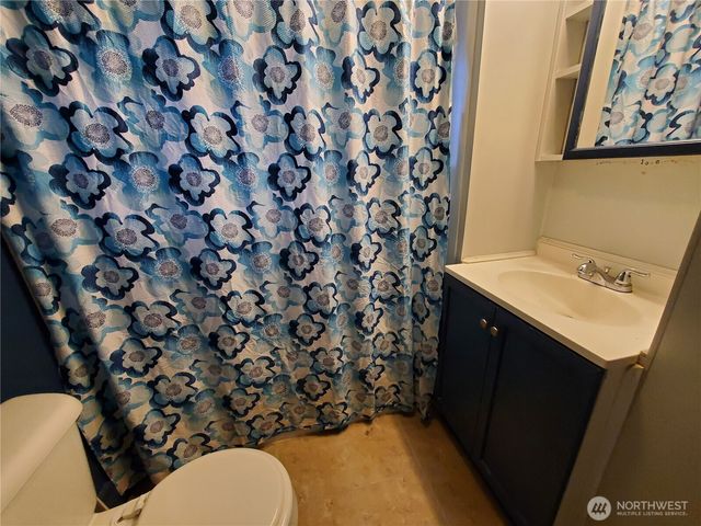 516 Sand Dune Avenue SW, Ocean Shores, WA 98569