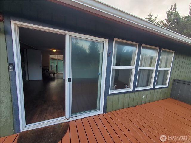 516 Sand Dune Avenue SW, Ocean Shores, WA 98569