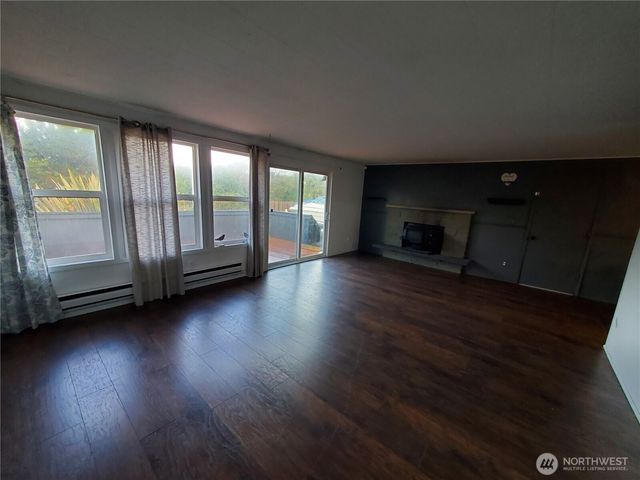 516 Sand Dune Avenue SW, Ocean Shores, WA 98569