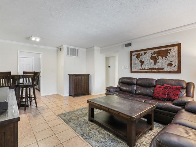 4317 Hartford Street 102, Dallas, TX 75219