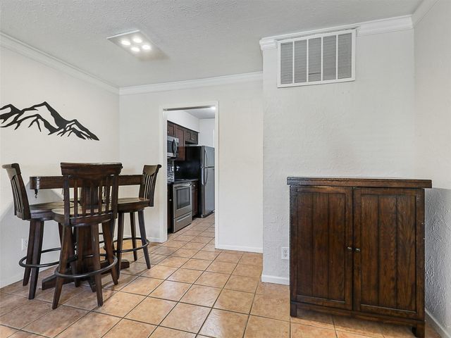 4317 Hartford Street 102, Dallas, TX 75219