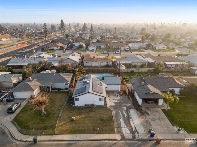 1709 Hodges Avenue, Bakersfield, CA 93304