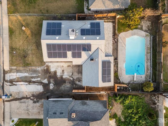 1709 Hodges Avenue, Bakersfield, CA 93304