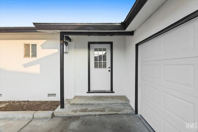 1709 Hodges Avenue, Bakersfield, CA 93304