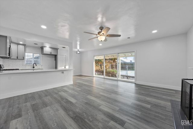 1709 Hodges Avenue, Bakersfield, CA 93304