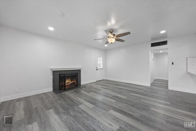 1709 Hodges Avenue, Bakersfield, CA 93304