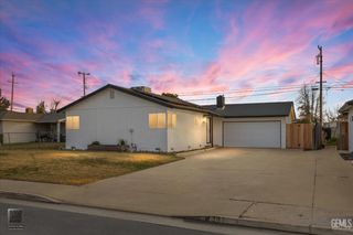 1709 Hodges Avenue, Bakersfield, CA 93304