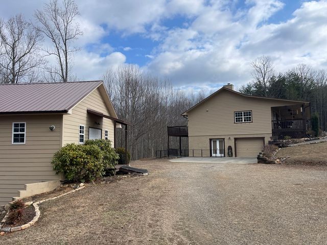 971 White Oak Drive, Warne, NC 28909