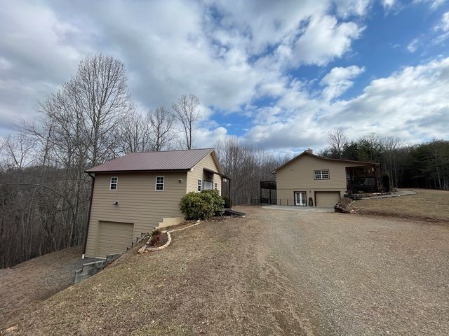 971 White Oak Drive, Warne, NC 28909