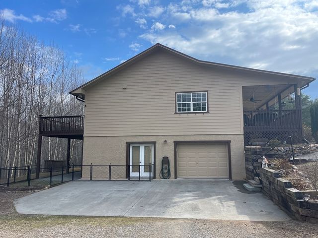 971 White Oak Drive, Warne, NC 28909