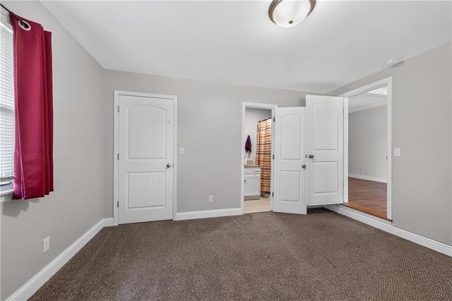 918 N Claremont Street, Sugar Creek, MO 64054