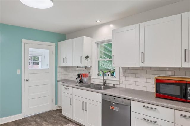 918 N Claremont Street, Sugar Creek, MO 64054