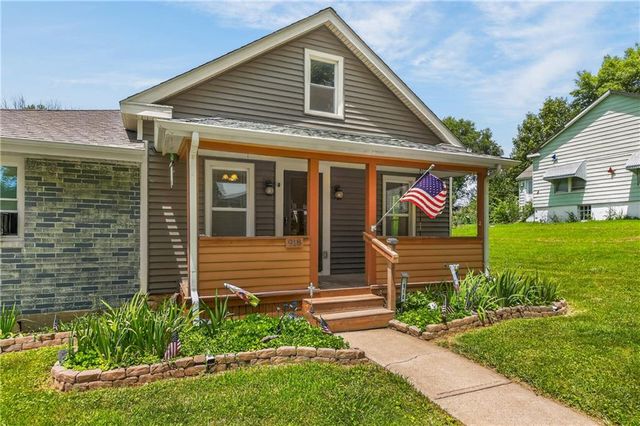 918 N Claremont Street, Sugar Creek, MO 64054