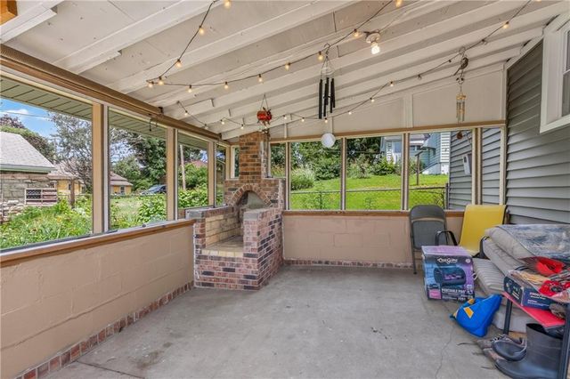 918 N Claremont Street, Sugar Creek, MO 64054
