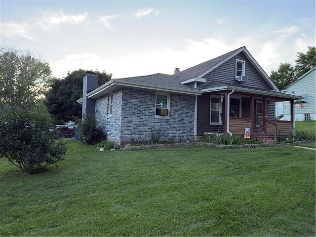 918 N Claremont Street, Sugar Creek, MO 64054