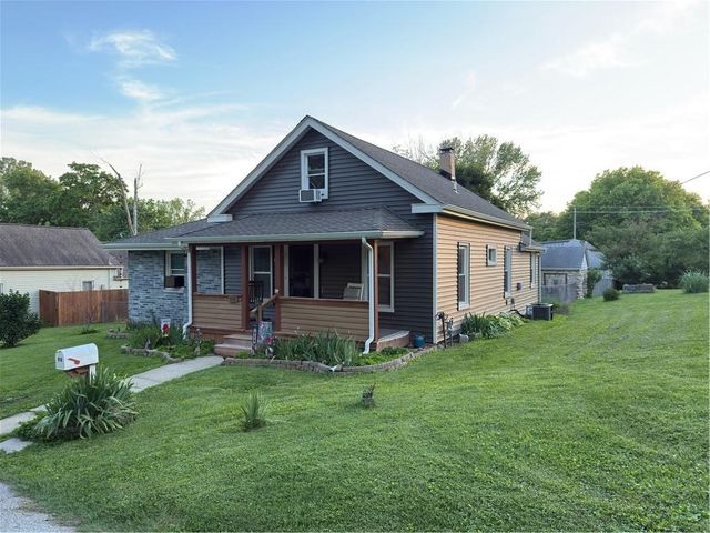 918 N Claremont Street, Sugar Creek, MO 64054