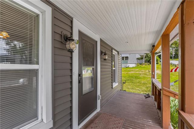 918 N Claremont Street, Sugar Creek, MO 64054