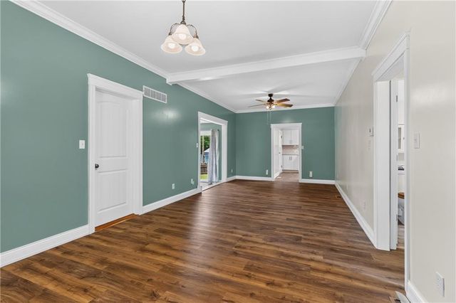 918 N Claremont Street, Sugar Creek, MO 64054