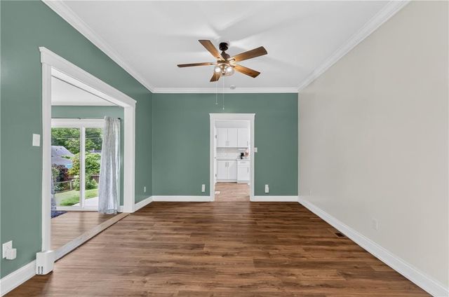 918 N Claremont Street, Sugar Creek, MO 64054