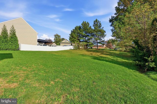 309 MAJESTIC CIR, Dallastown, PA 17313