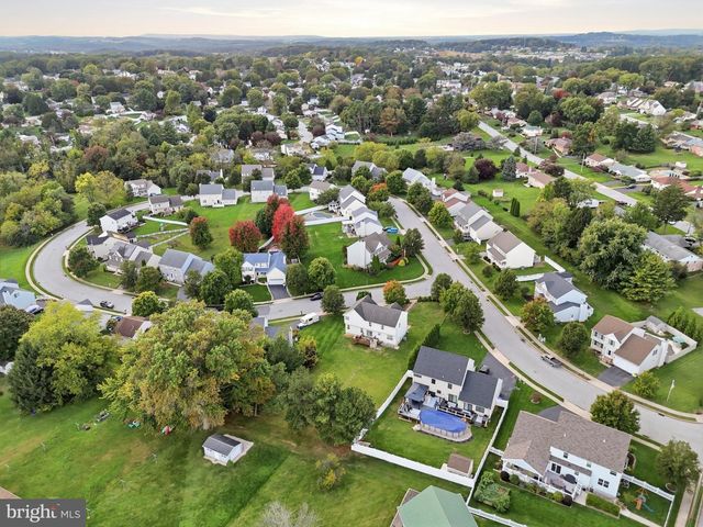 309 MAJESTIC CIR, Dallastown, PA 17313