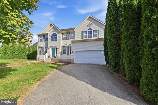 309 MAJESTIC CIR, Dallastown, PA 17313