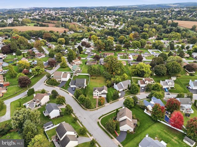 309 MAJESTIC CIR, Dallastown, PA 17313