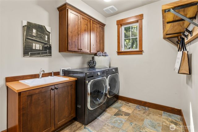 241 Black Nugget Lane, Cle Elum, WA 98922