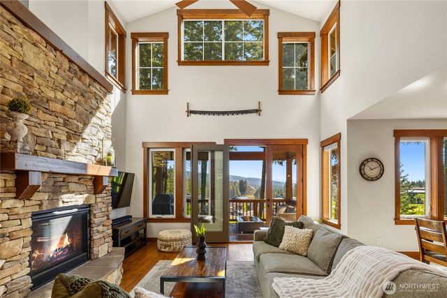 241 Black Nugget Lane, Cle Elum, WA 98922