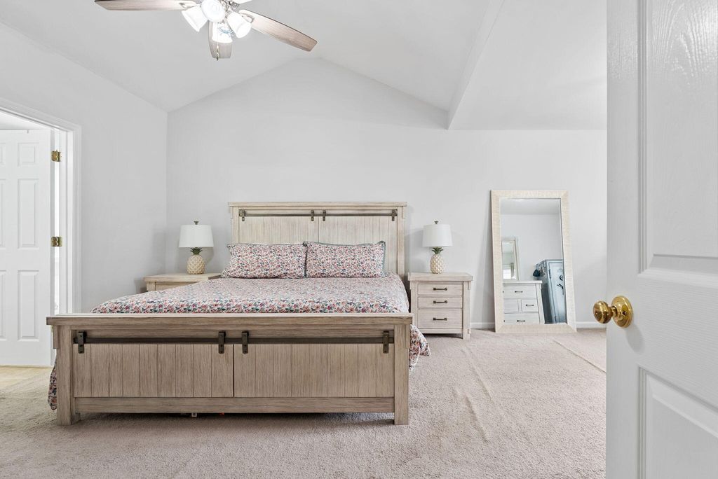 Image 19 of property listing at 122 Thousand Oaks Circle, Goose Creek, SC 29445