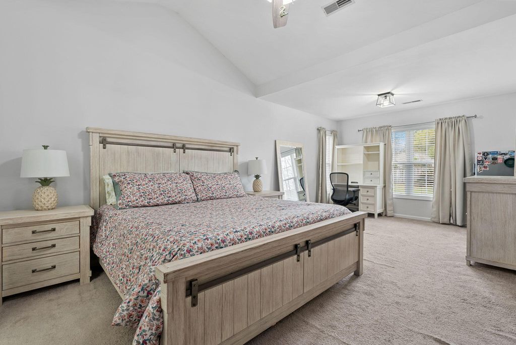 Image 20 of property listing at 122 Thousand Oaks Circle, Goose Creek, SC 29445