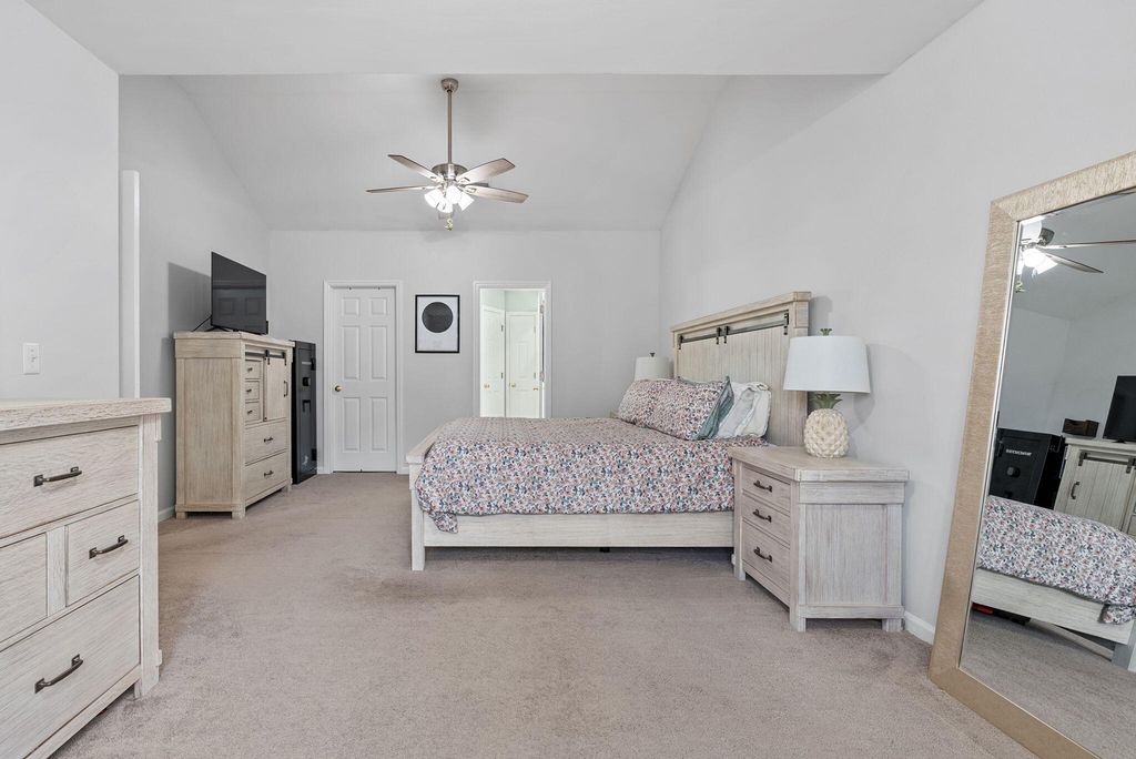 Image 21 of property listing at 122 Thousand Oaks Circle, Goose Creek, SC 29445