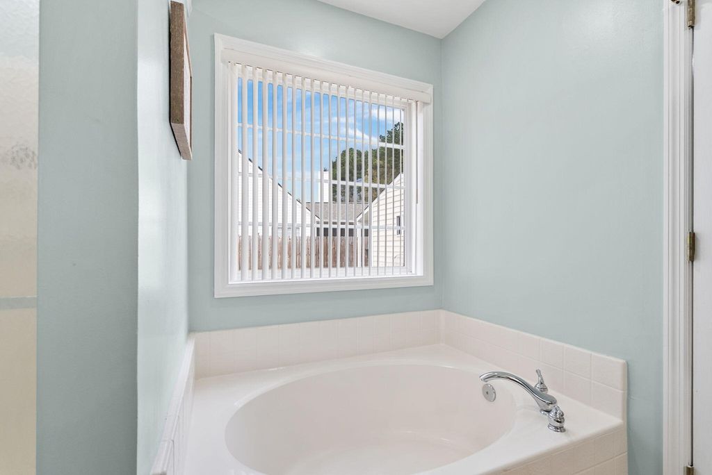 Image 24 of property listing at 122 Thousand Oaks Circle, Goose Creek, SC 29445