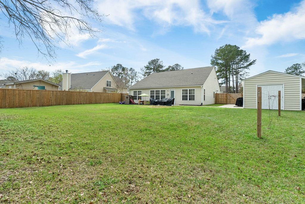 Image 32 of property listing at 122 Thousand Oaks Circle, Goose Creek, SC 29445