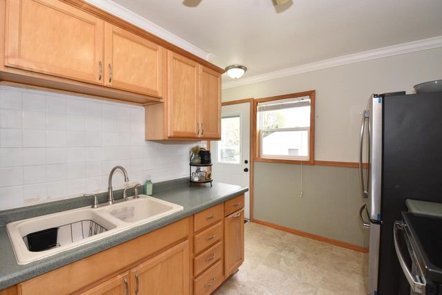 3337 Waterford AVENUE, Saint Francis, WI 53235