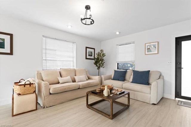 1332 Granada BLVD, Naples, FL 34103