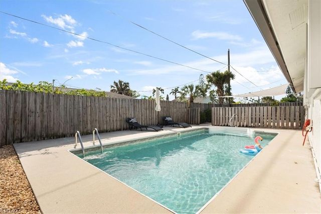 1332 Granada BLVD, Naples, FL 34103