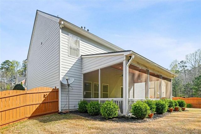 2325 Village Green Drive, Fairburn, GA 30213