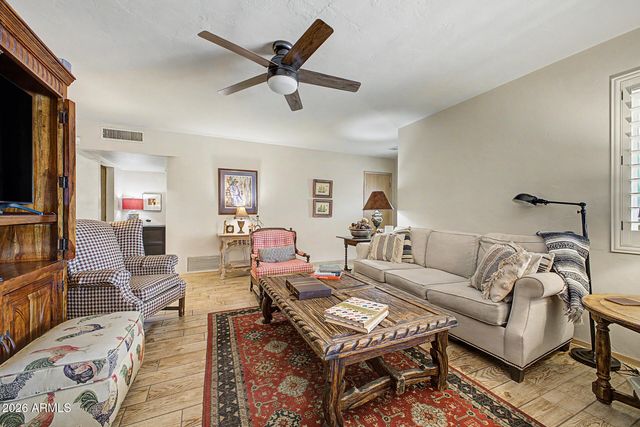 4340 E Vermont Avenue, Phoenix, AZ 85018
