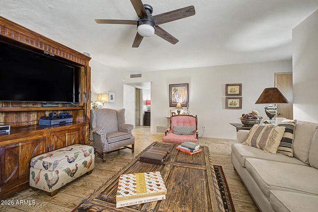 4340 E Vermont Avenue, Phoenix, AZ 85018