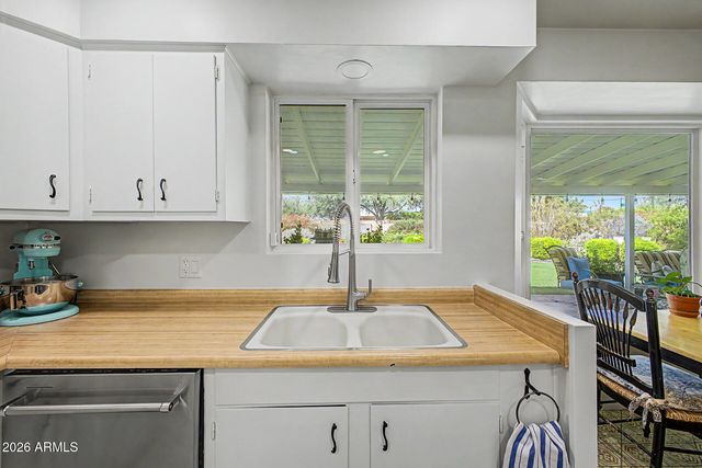 4340 E Vermont Avenue, Phoenix, AZ 85018