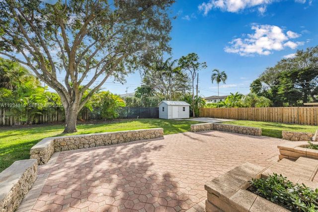 6110 SW 79th St, South Miami, FL 33143