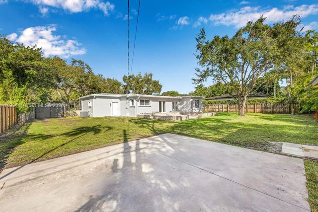 6110 SW 79th St, South Miami, FL 33143