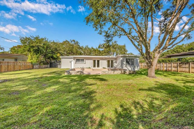 6110 SW 79th St, South Miami, FL 33143