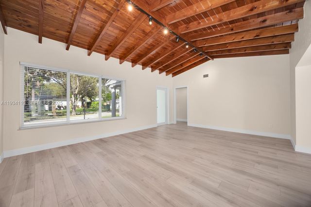 6110 SW 79th St, South Miami, FL 33143