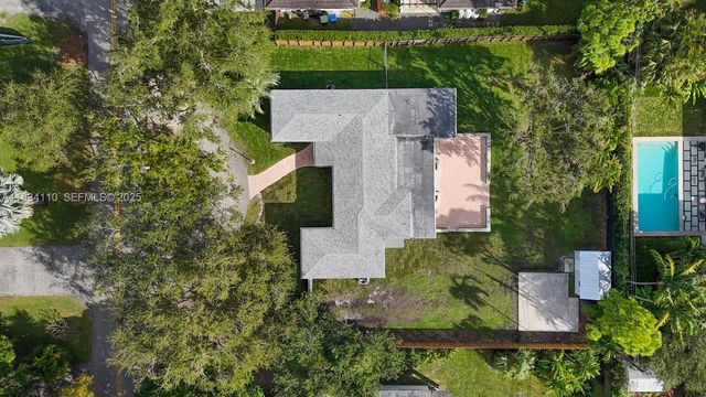 6110 SW 79th St, South Miami, FL 33143