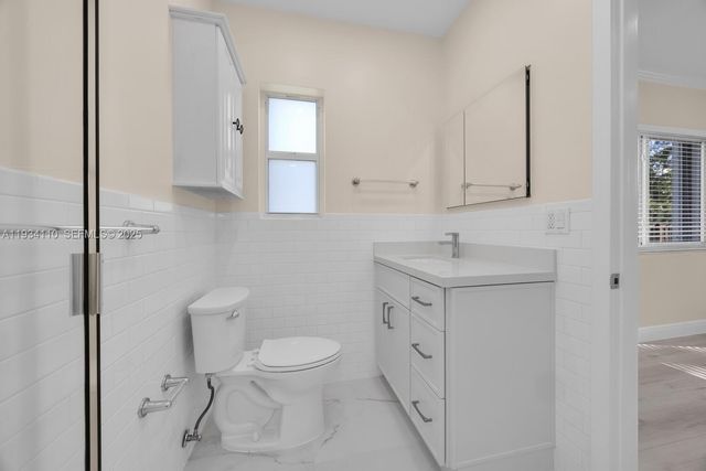 6110 SW 79th St, South Miami, FL 33143