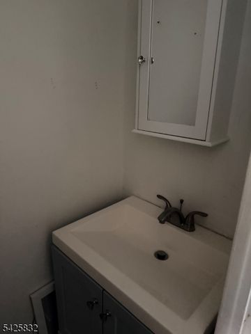 38 Emmet St, Newark City, NJ 07114