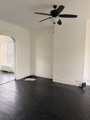 38 Emmet St, Newark City, NJ 07114