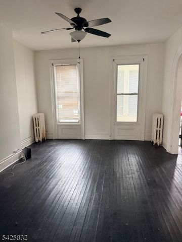 38 Emmet St, Newark City, NJ 07114